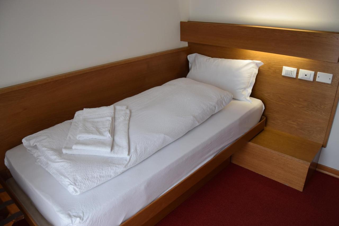 Hotel Ferrari Pinzolo Buitenkant foto