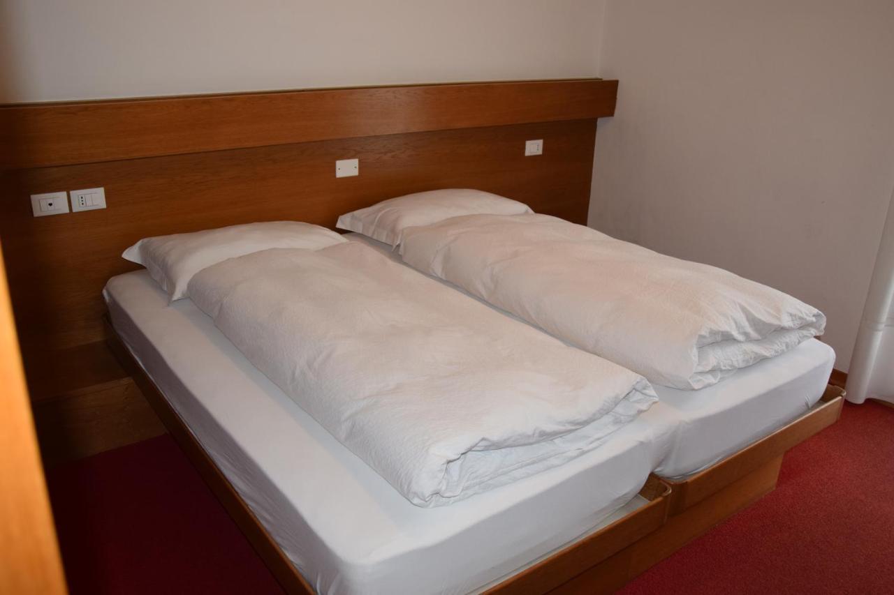 Hotel Ferrari Pinzolo Buitenkant foto
