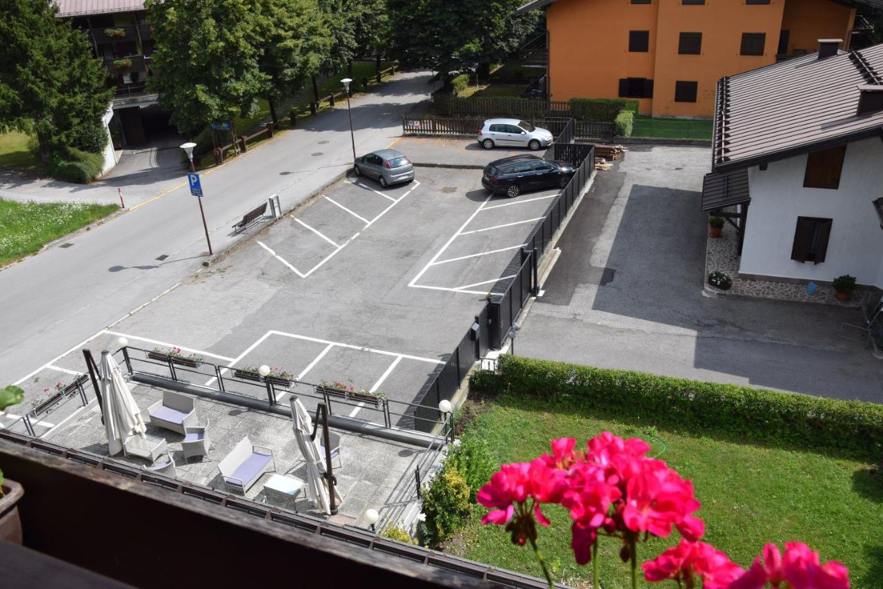 Hotel Ferrari Pinzolo Buitenkant foto