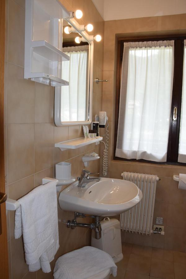 Hotel Ferrari Pinzolo Buitenkant foto