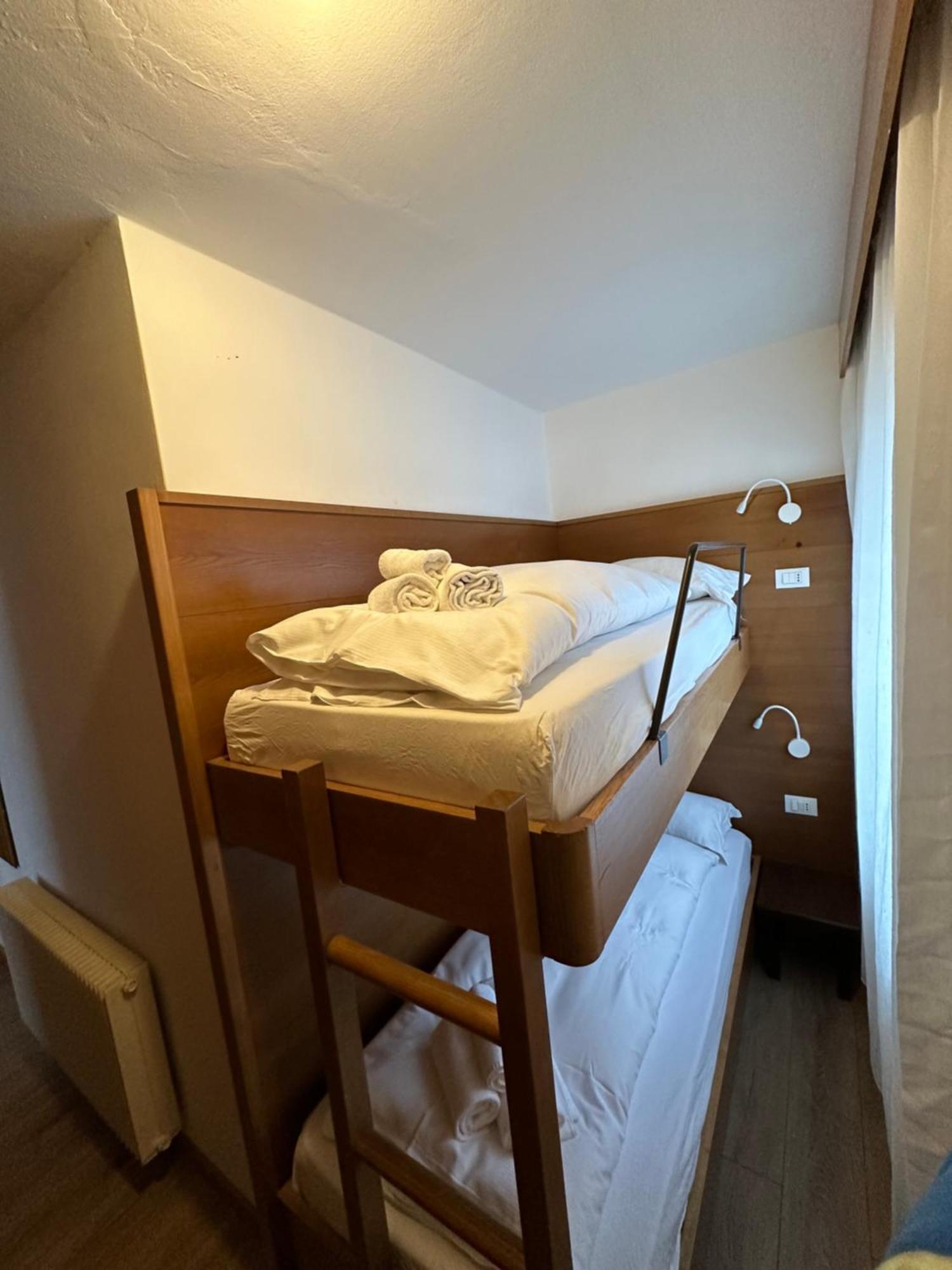 Hotel Ferrari Pinzolo Buitenkant foto