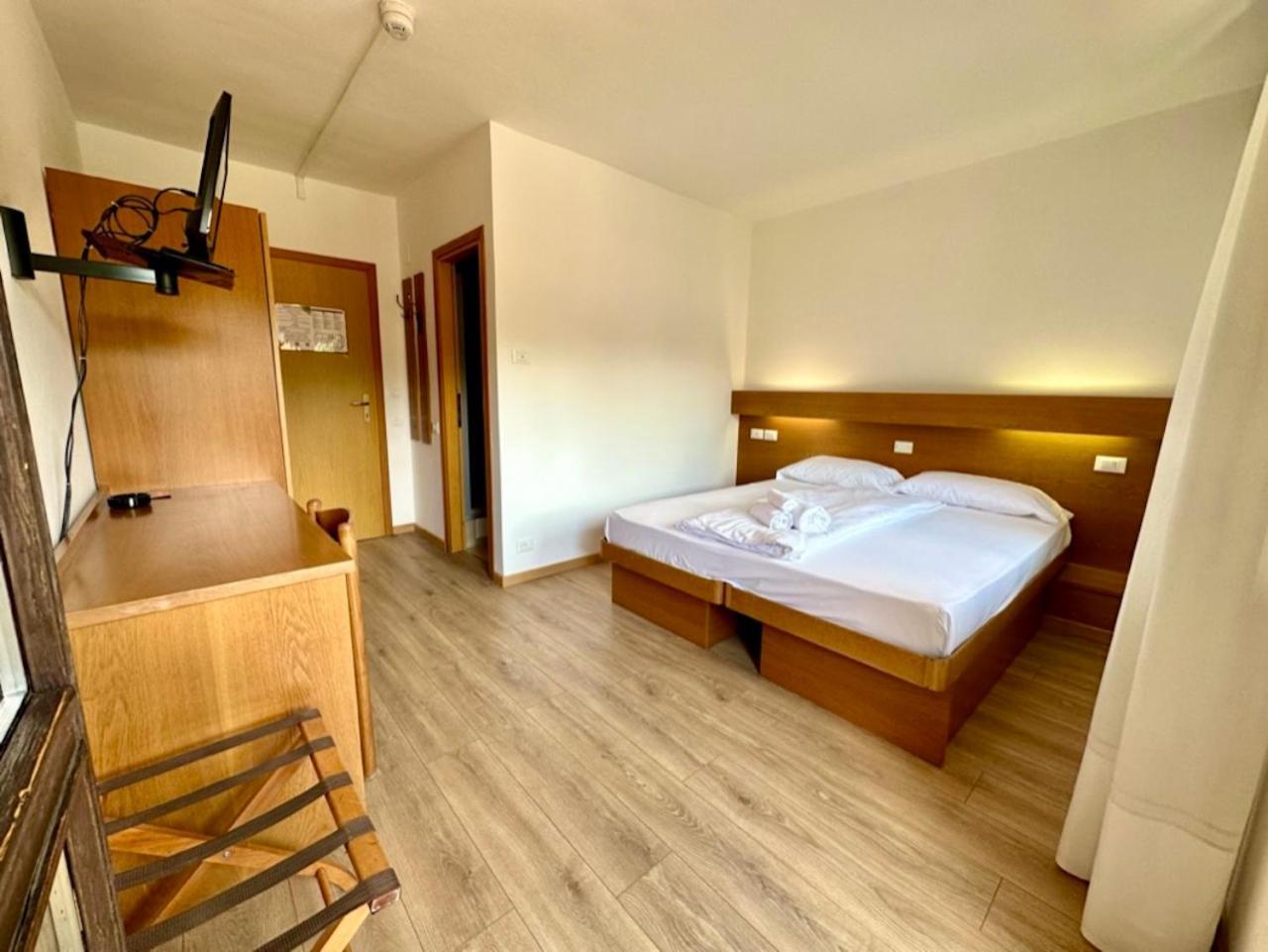 Hotel Ferrari Pinzolo Buitenkant foto
