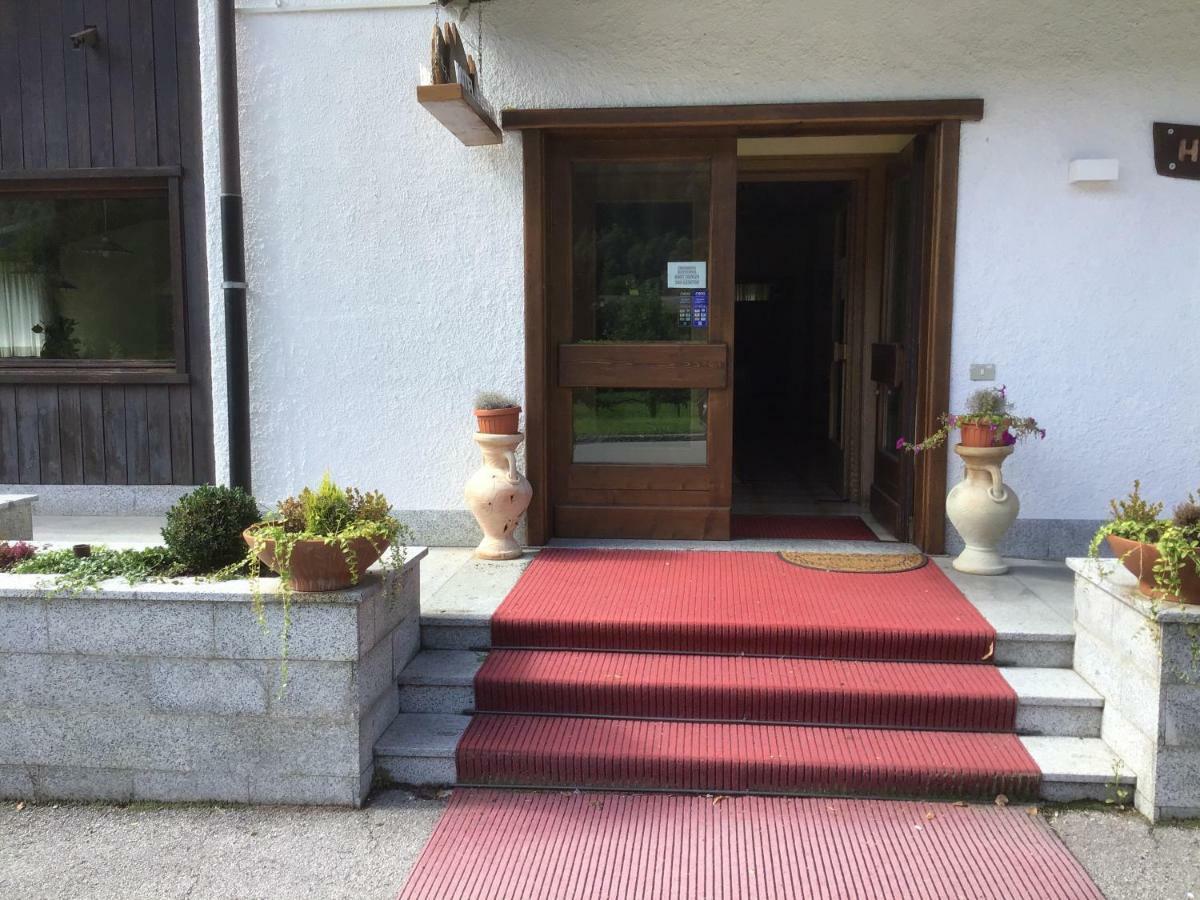 Hotel Ferrari Pinzolo Buitenkant foto